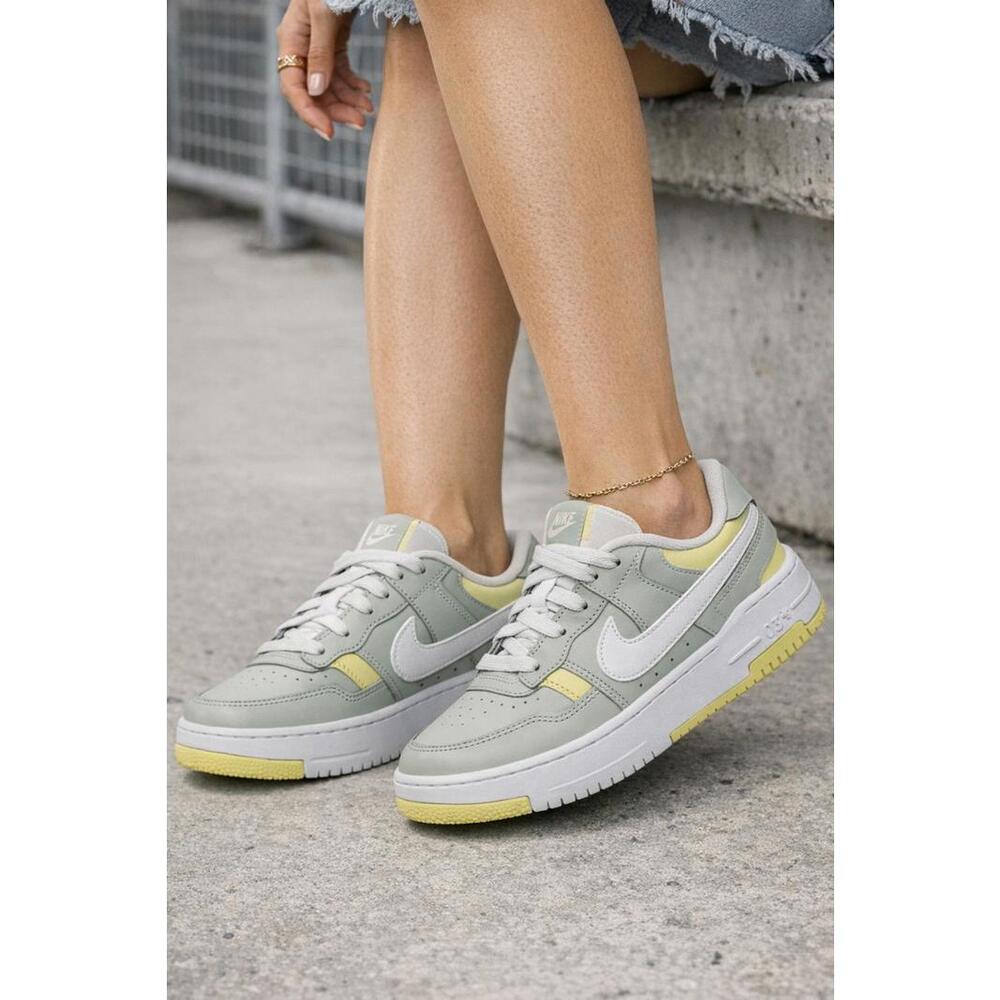 Nike Gamma Force Women’s Size 8 Sage Green White Volt Casual Platform‎ Sneakers